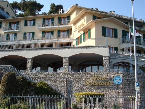 hotel_outdoor