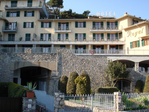 hotel_outdoor