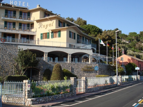 hotel_outdoor